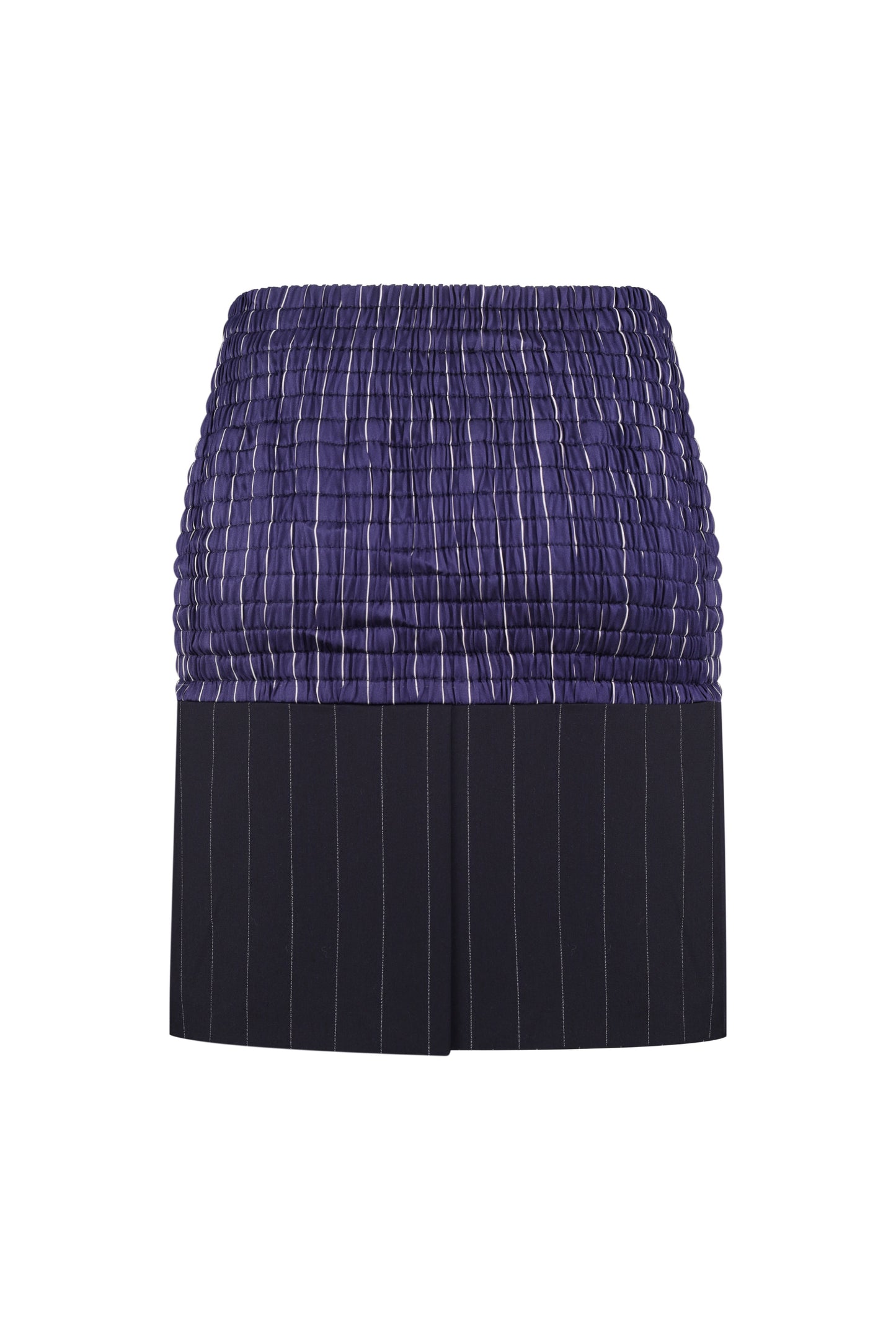 Mini skirt on the elastic bands at the back
