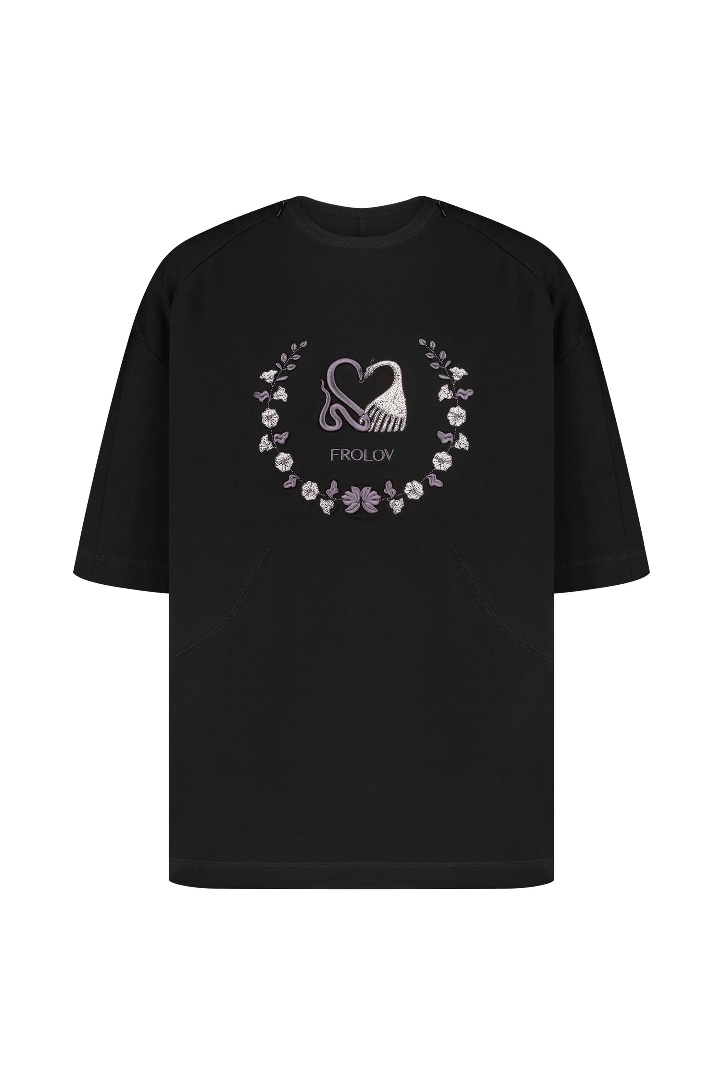 T-shirt with logo and zippers on the shoulders