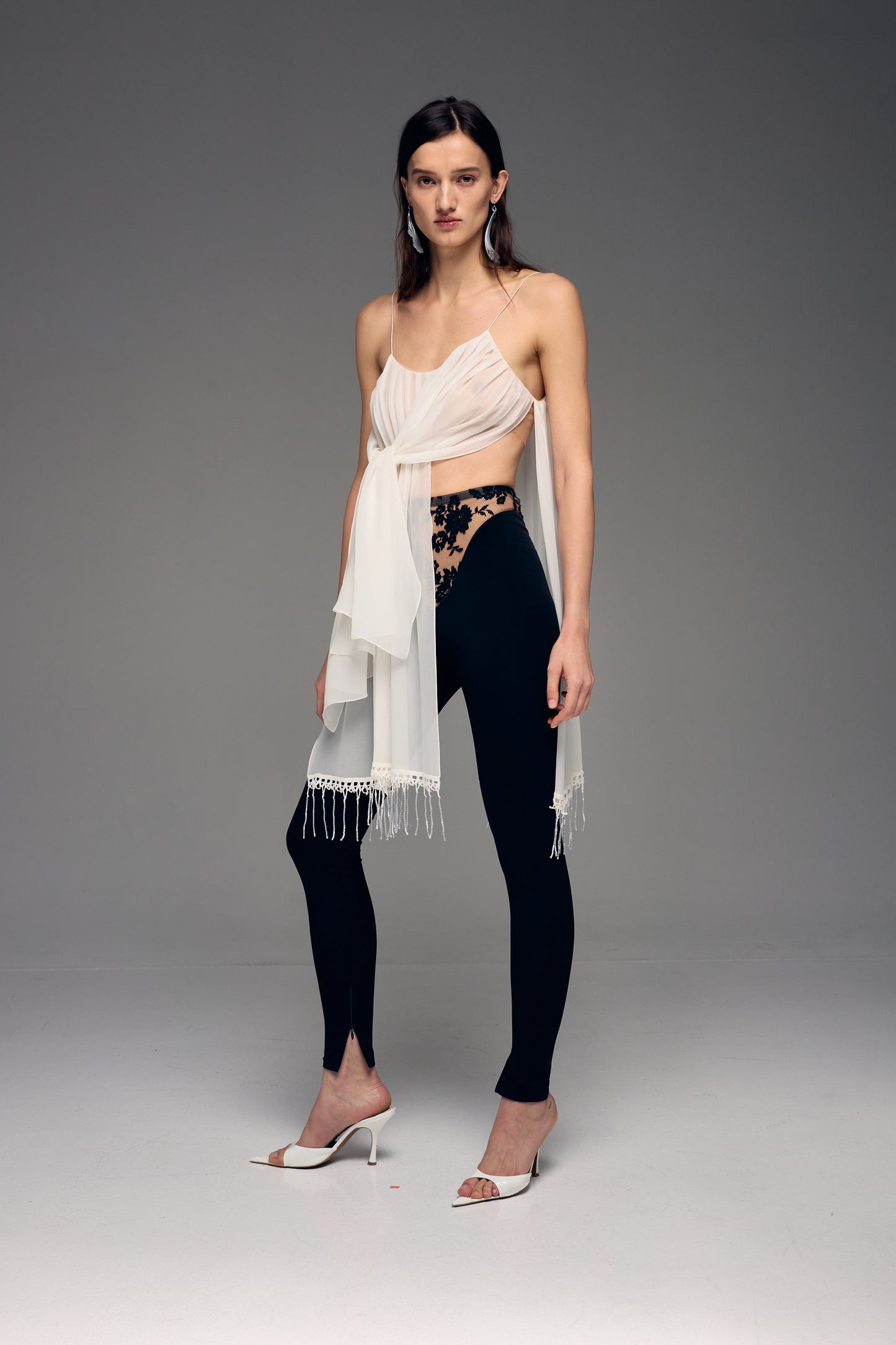 Transparent top with a fringe