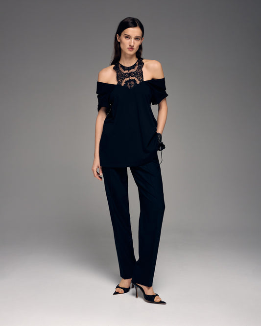 Dress-t-shirt with lace decollete
