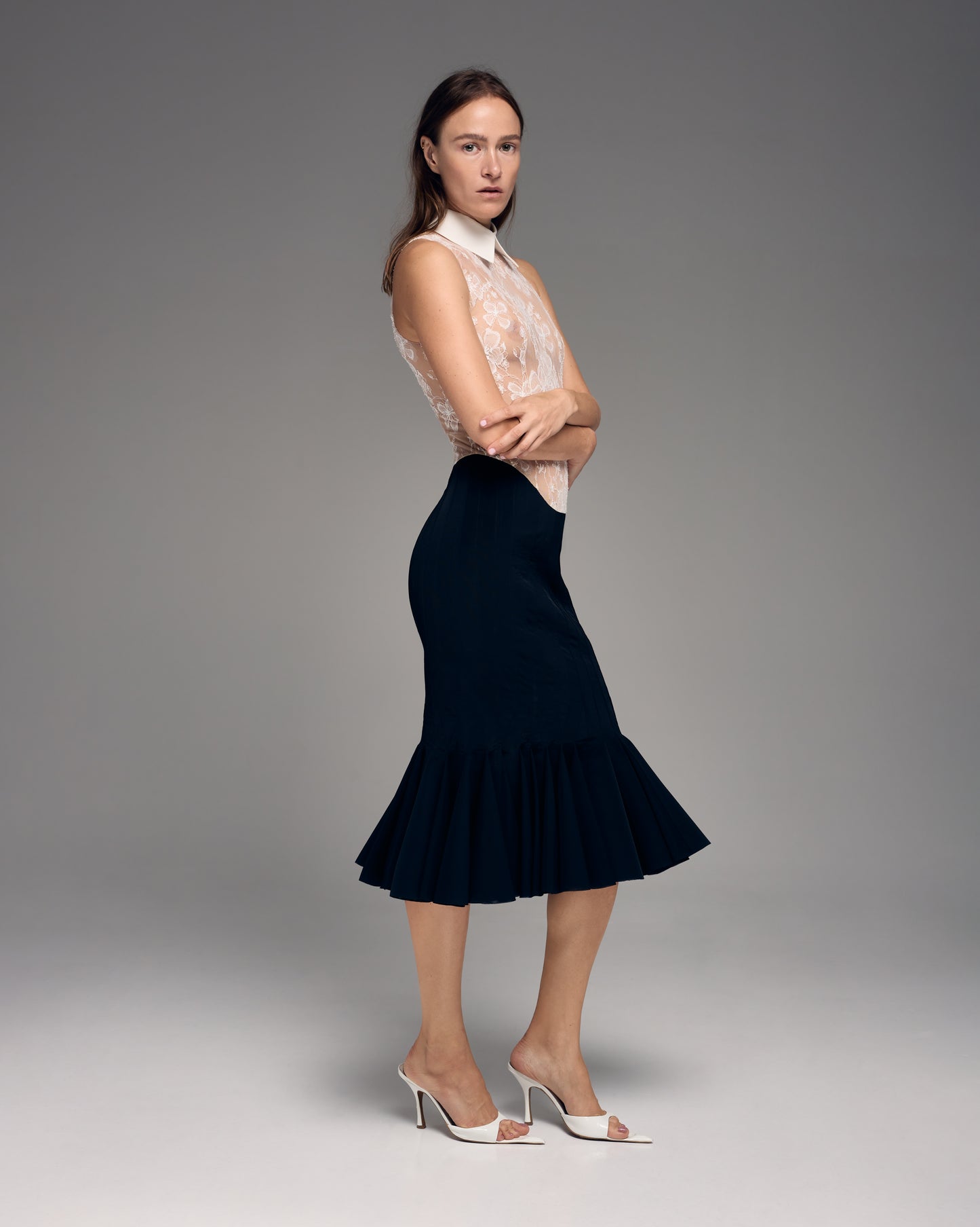 Knee-length dress with lace top